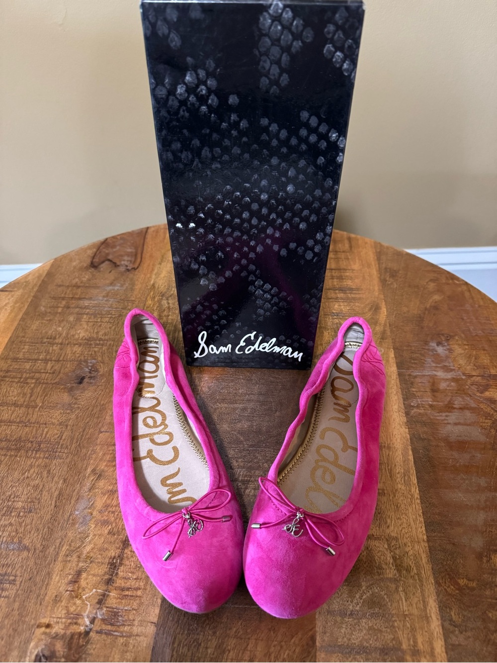 Sam Edelman Hot Pink Suede Ballet Flats with Bow Accent. Size 8.5